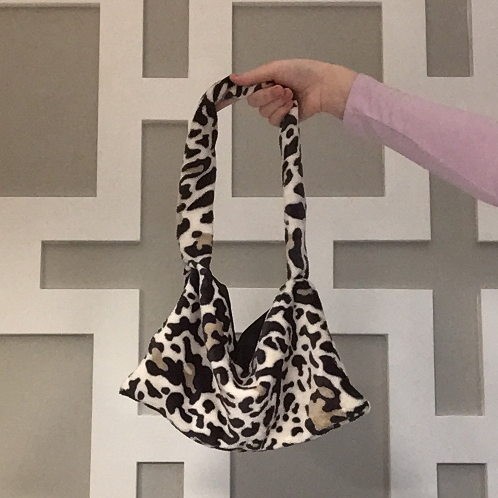 Handmade🧸fuzzy cheetah print shoulder bag